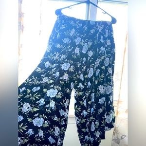 American Eagle Floral Pants XL